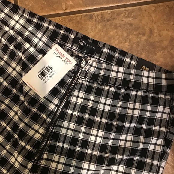 YMI Black and White‎ Checkered Leggings - Picture 2 of 3